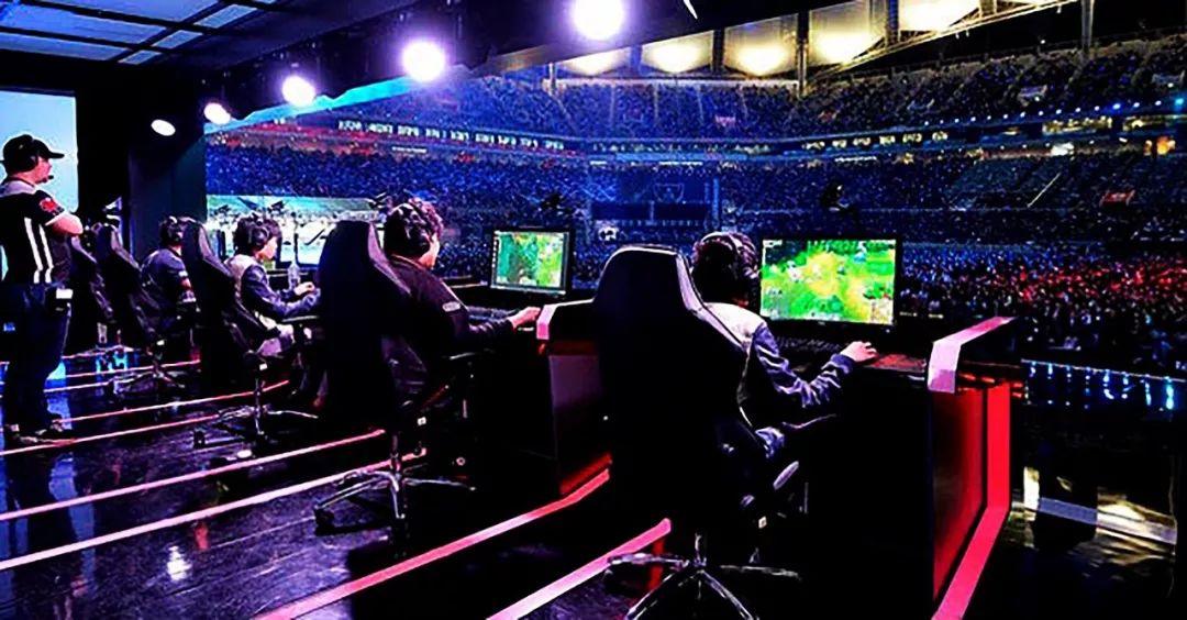 并在赛场内 并在赛场内